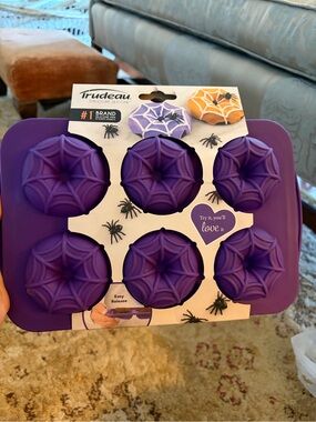 NWT Trudeau Purple Spiderweb Silicone Muffin Pan Halloween Holiday